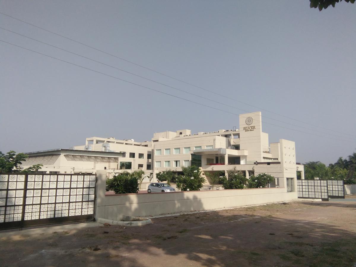 Silver Estate Resort Tikamgarh Bagian luar foto
