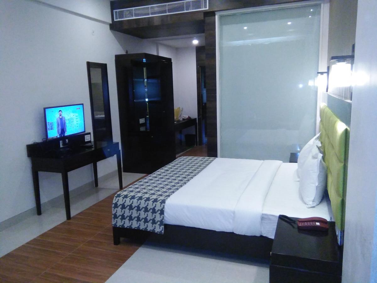 Silver Estate Resort Tikamgarh Bagian luar foto