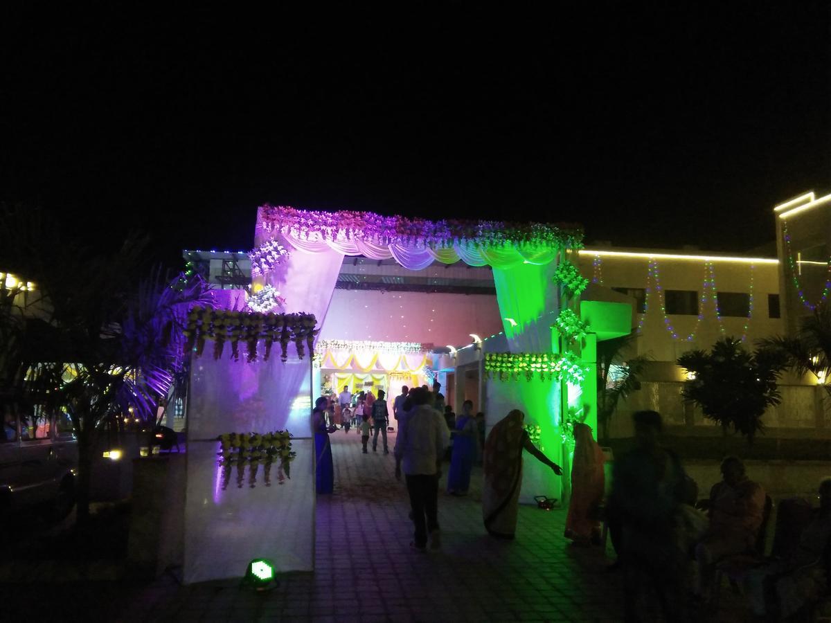 Silver Estate Resort Tikamgarh Bagian luar foto