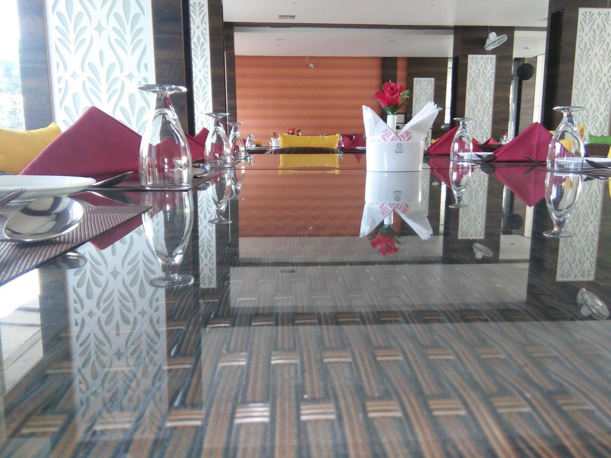 Silver Estate Resort Tikamgarh Bagian luar foto