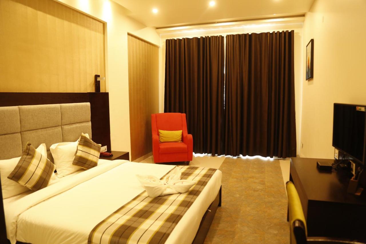Silver Estate Resort Tikamgarh Bagian luar foto